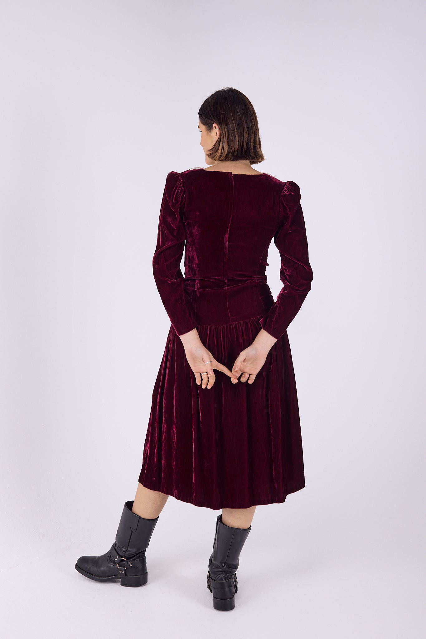 Lace detailing velvet dress